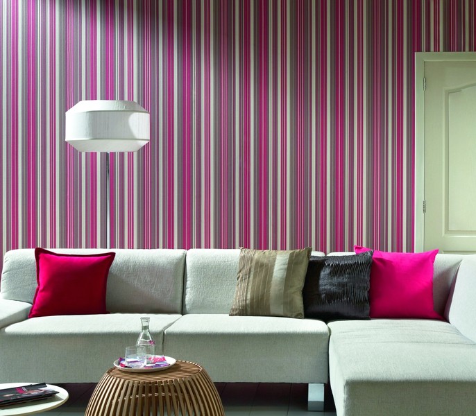 Simple Desain Wallpaper Dinding Ruang Tamu Minimalis Pink Motif GarisGaris Menawan Nyaman Mewah Modern Terbaru