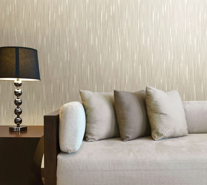 Simple Ide Desain Wallpaper Dinding Ruang Tamu Minimalis Kecil Motif Garis Elegan Mempesona Cantik Mewah Terbaru