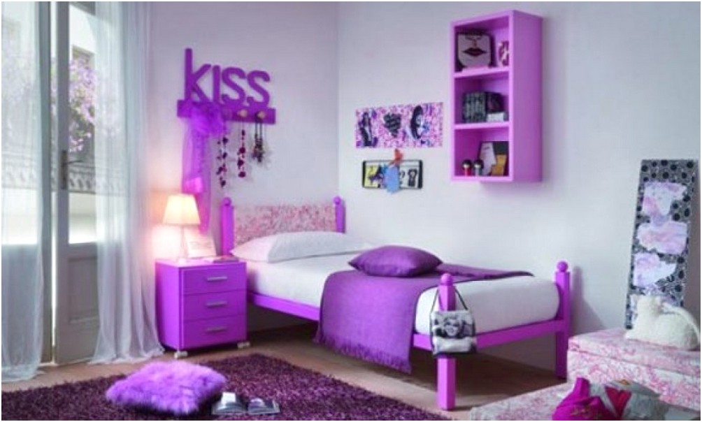 dekorasi desain kamar tidur kecil minimalis sederhana sempit modern perempuan warna ungu terbaru